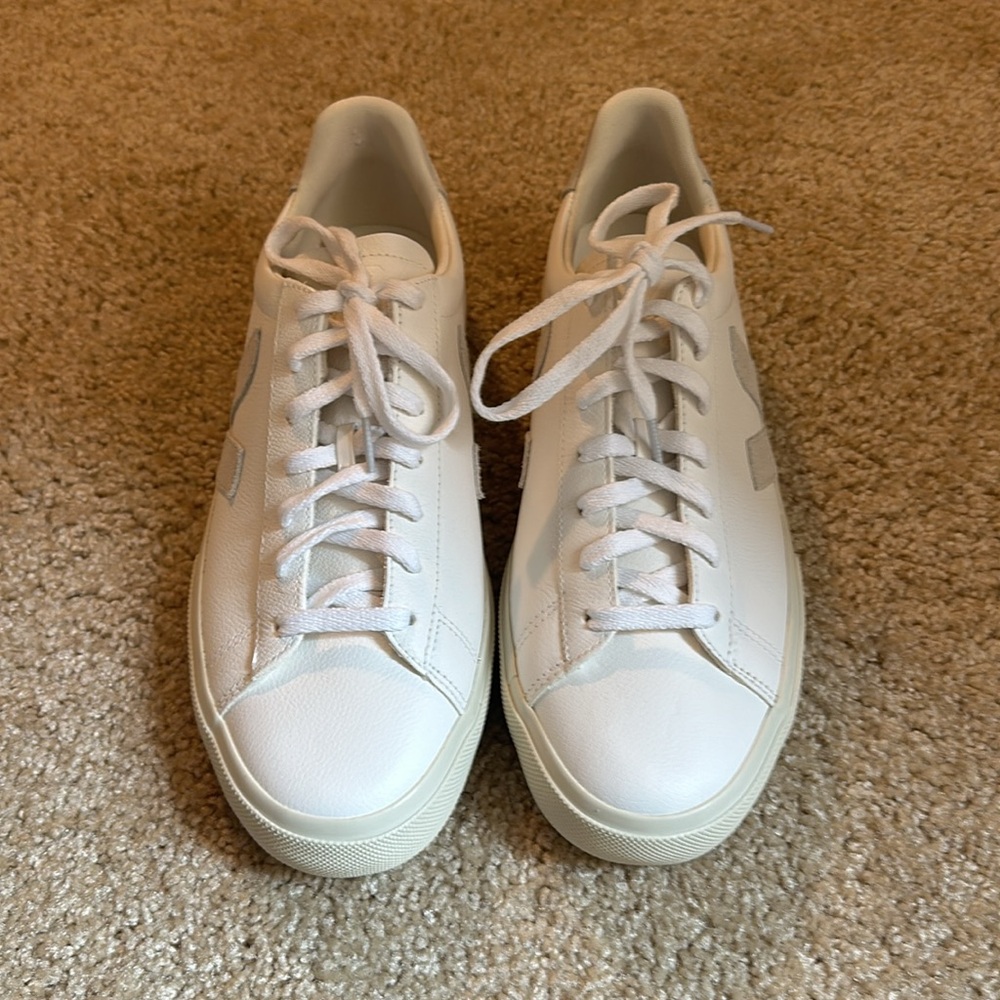 Veja White Sneakers - Picture 6 of 7
